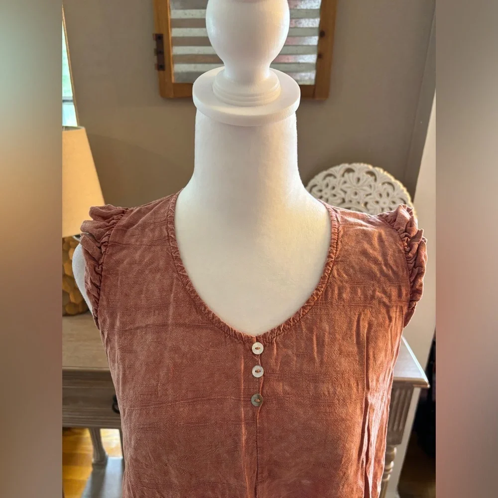 Easel Ruffle Sleeve Tank - Picture 2 of 6